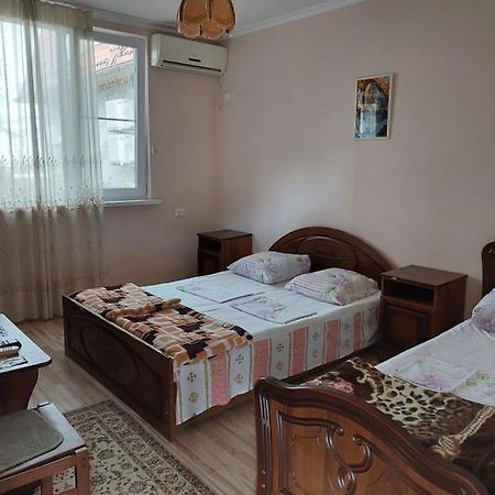 Гостевой Дом Белый Лотос Gagra Luaran gambar